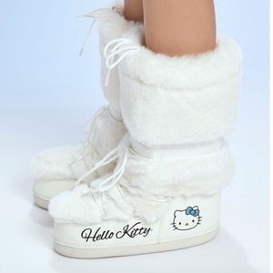 Hello Kitty Boots 🪽🩵✨